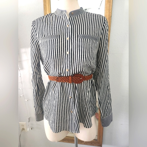 Banana Republic button down shirt - Picture 2 of 9